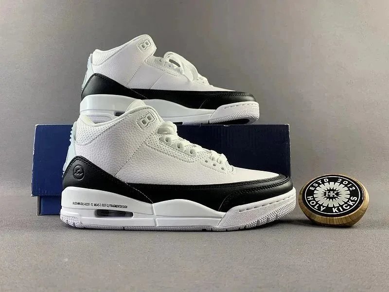 Nike Sneakers Air Jordan 3 — 17
