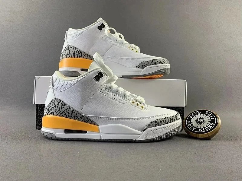 Nike Sneakers Air Jordan 3 — 09