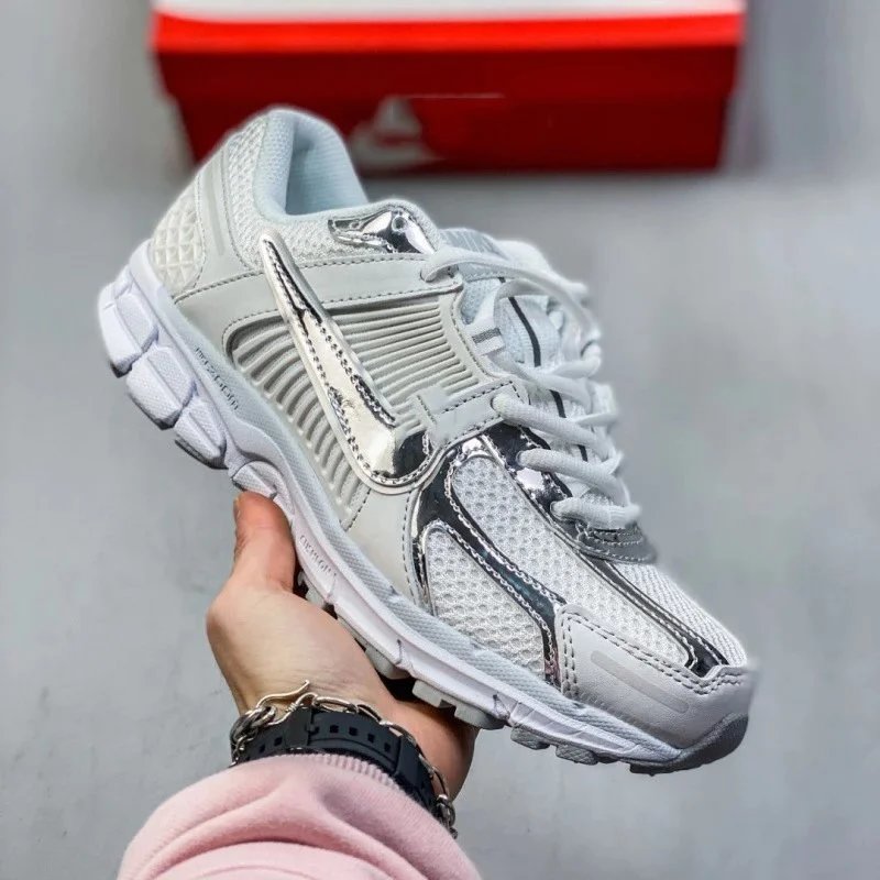 Nike Air Zoom Vomero 5 Sneaker