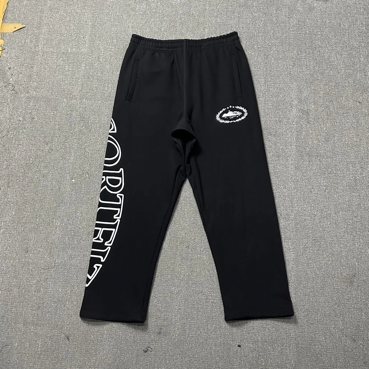 Corteiz Logo Sweatpants Black - 13