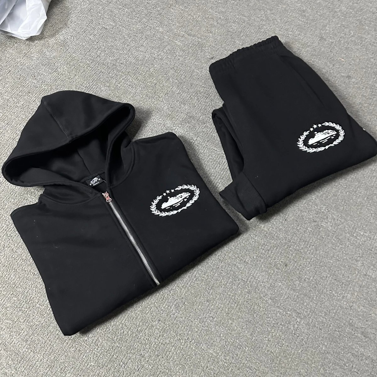 Corteiz Logo Sweatpants Black - 19