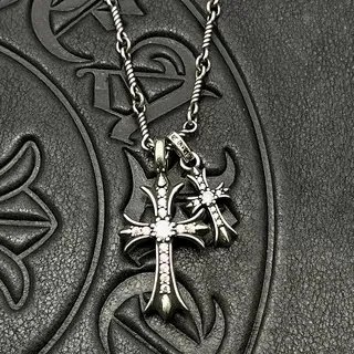 CX085 worn white diamond (with Fried Dough Twists chain)