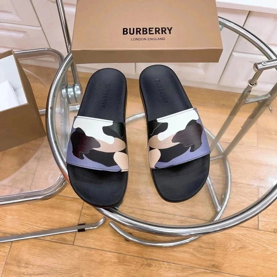 Burberry Sandals Check-Pattern Slide — 29