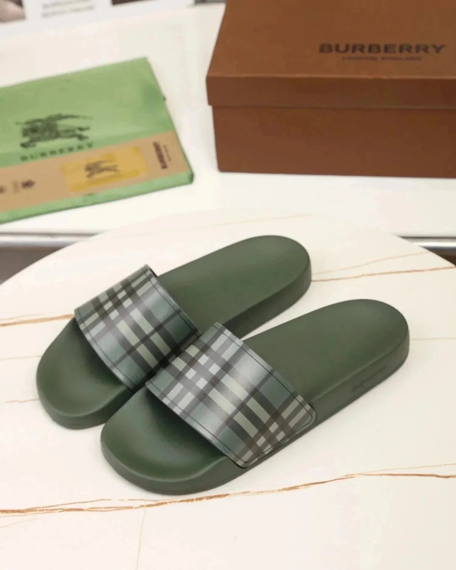 Burberry Sandals Check-Pattern Slide — 22