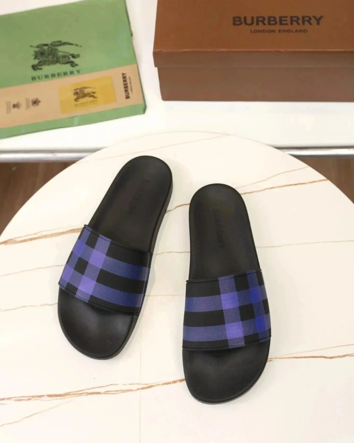 Burberry Sandals Check-Pattern Slide image 5