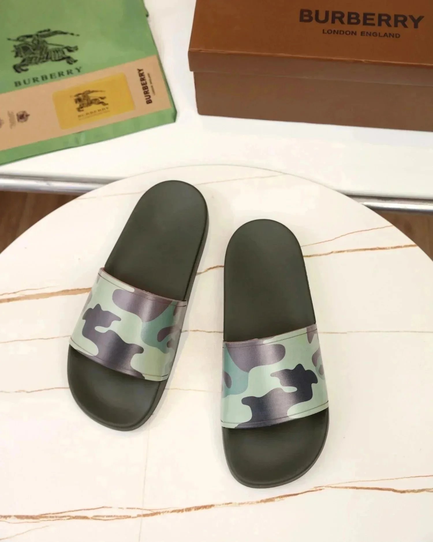 Burberry Sandals Check-Pattern Slide — 15