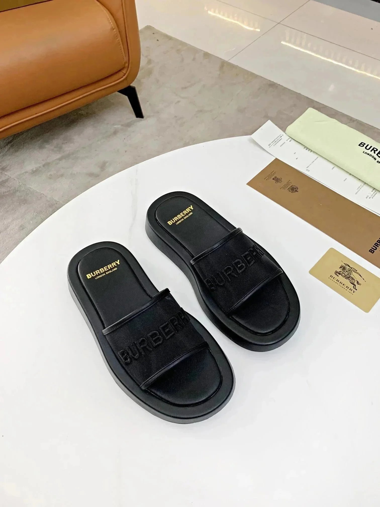Burberry Sandals Check-Pattern Slide — 32