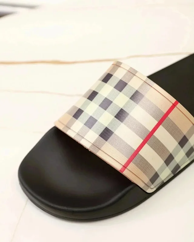 Burberry Sandals Check-Pattern Slide product detail image 9