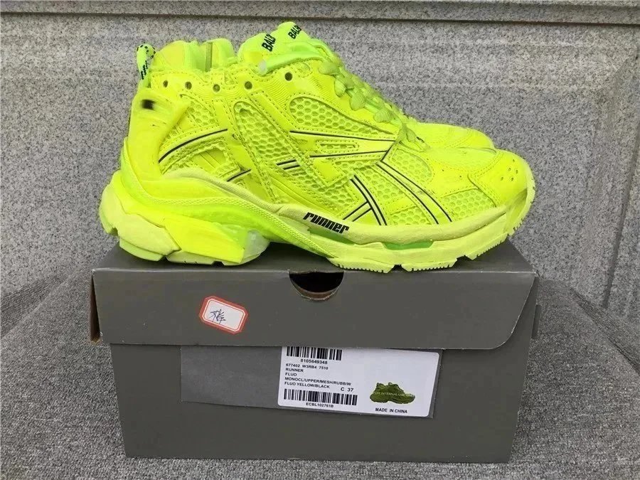 Balenciaga Balenciaga Runner Fluorescent Yellow Sneakers Yellow - 1