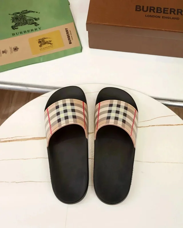 Burberry Sandals Check-Pattern Slide product detail image 3