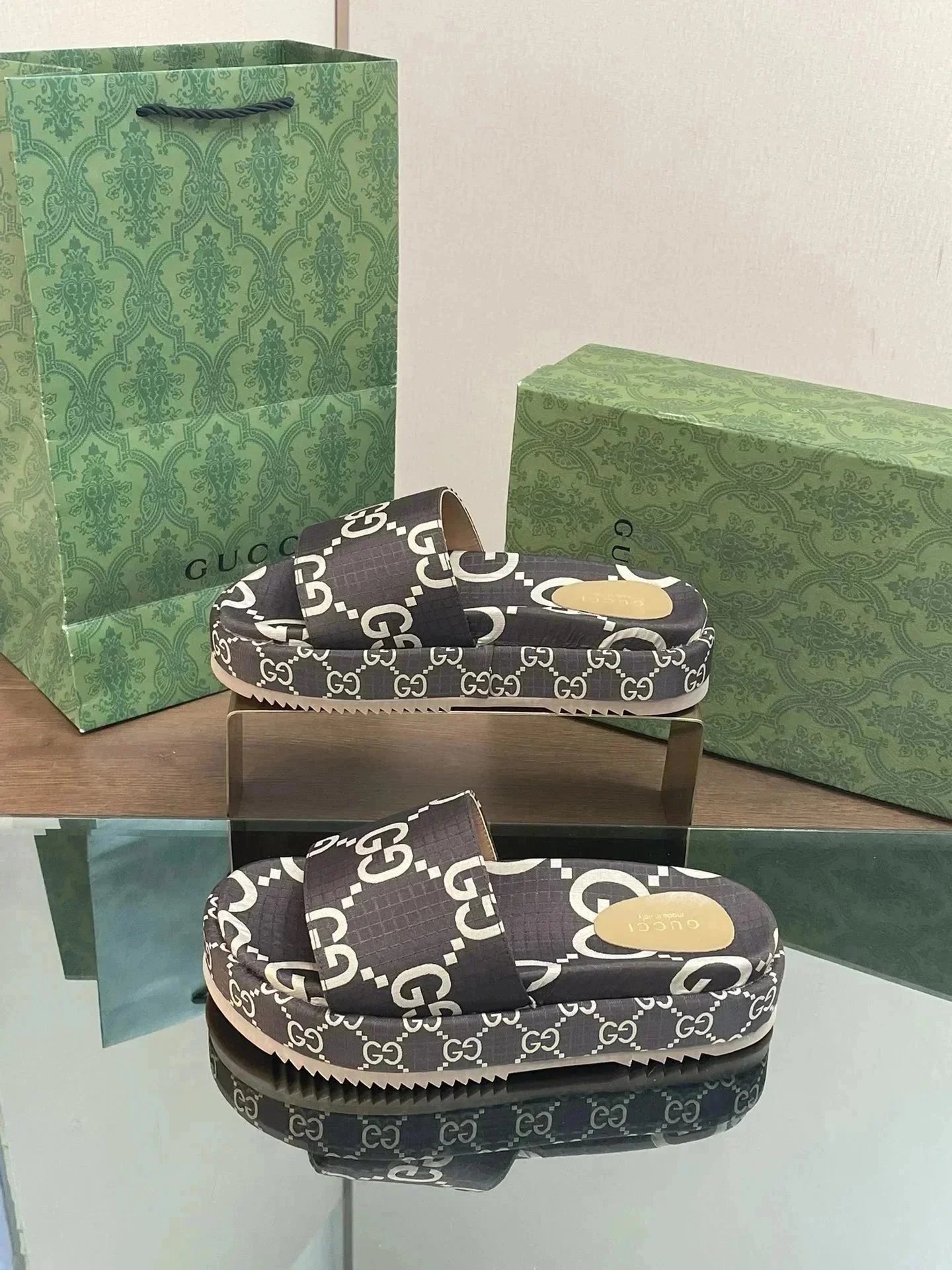 Gucci Sandals GG Monogram Slide — 11