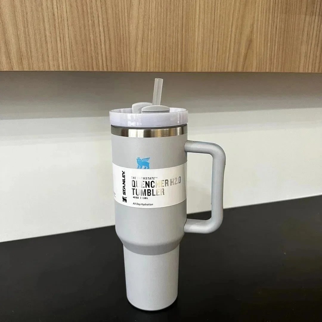 Stanley Uncategorized Quencher H2.0 handled tumbler with straw image 9