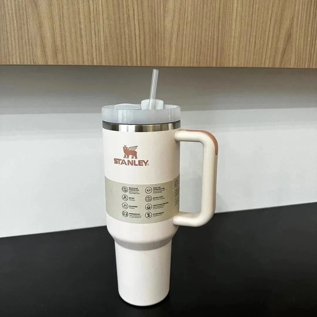 Stanley Uncategorized Quencher H2.0 handled tumbler with straw image 6