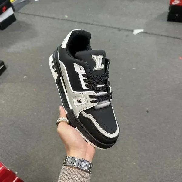 Louis Vuitton Trainer Low Black and White Sneakers - 1