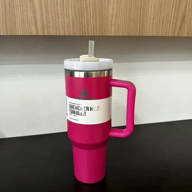 Stanley Uncategorized Quencher H2.0 handled tumbler with straw product detail image 7