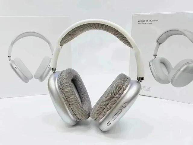 Bose Headphones 700 Wireless Over-Ear product detail image 2