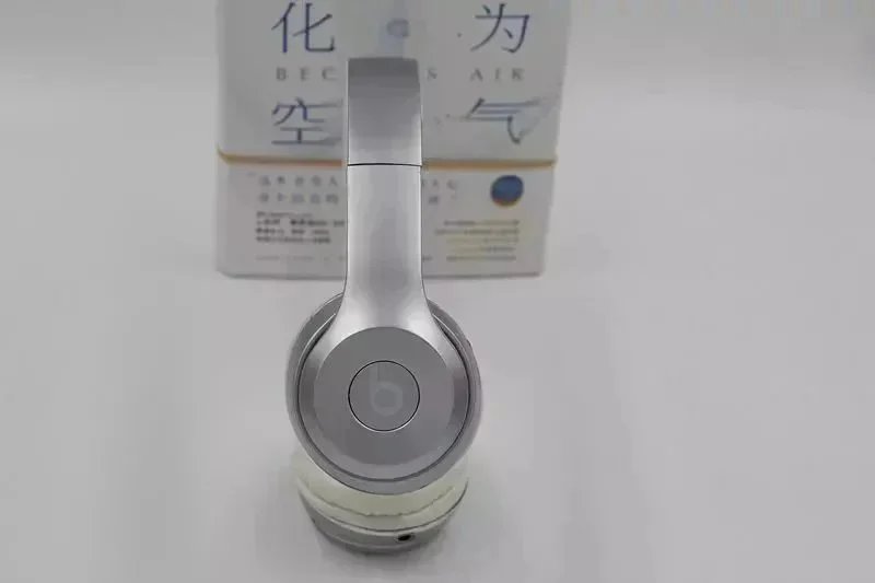 Bose Headphones 700 Wireless Over-Ear — 14