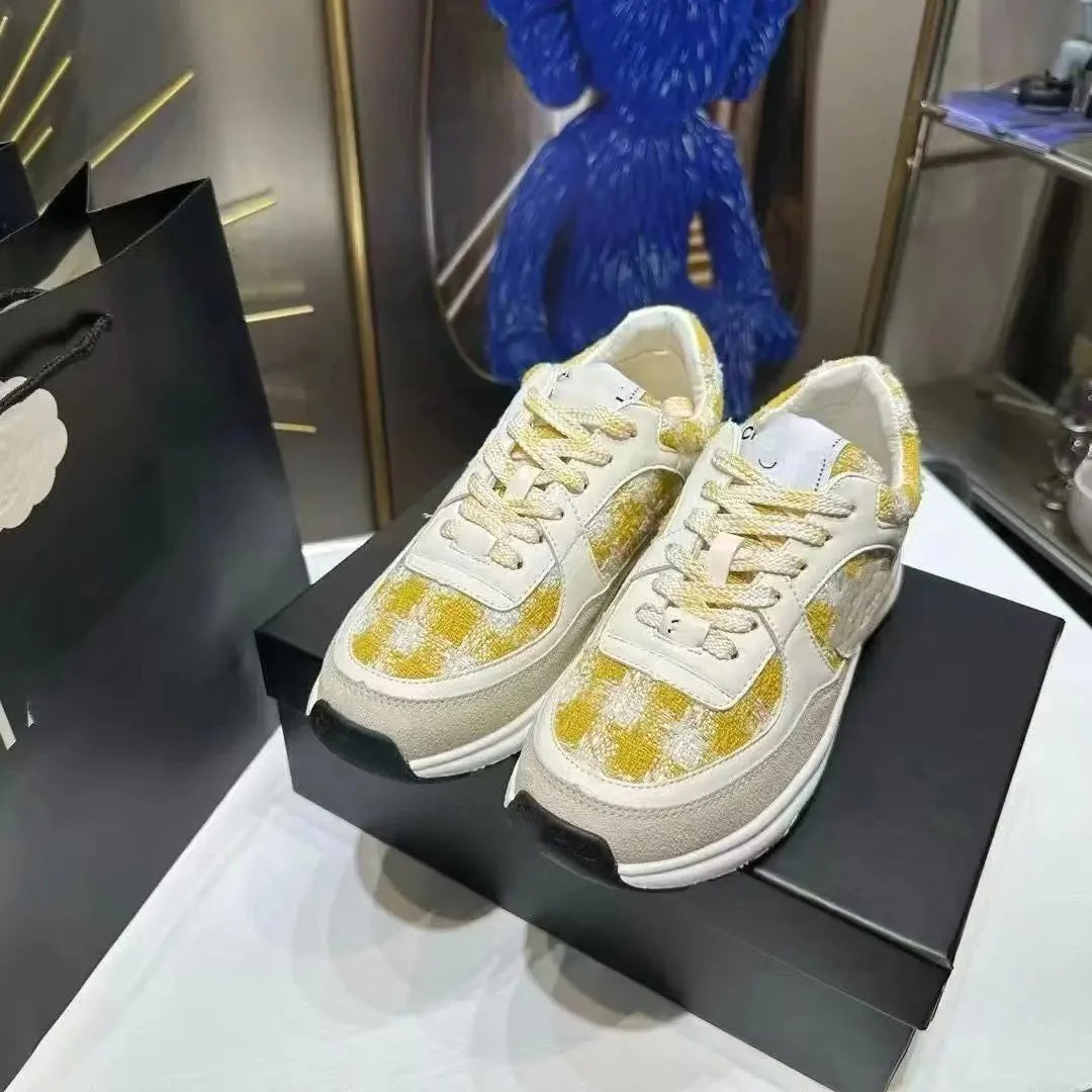 Chanel Sneakers Low-Top Logo-Appliqué Runner — 12