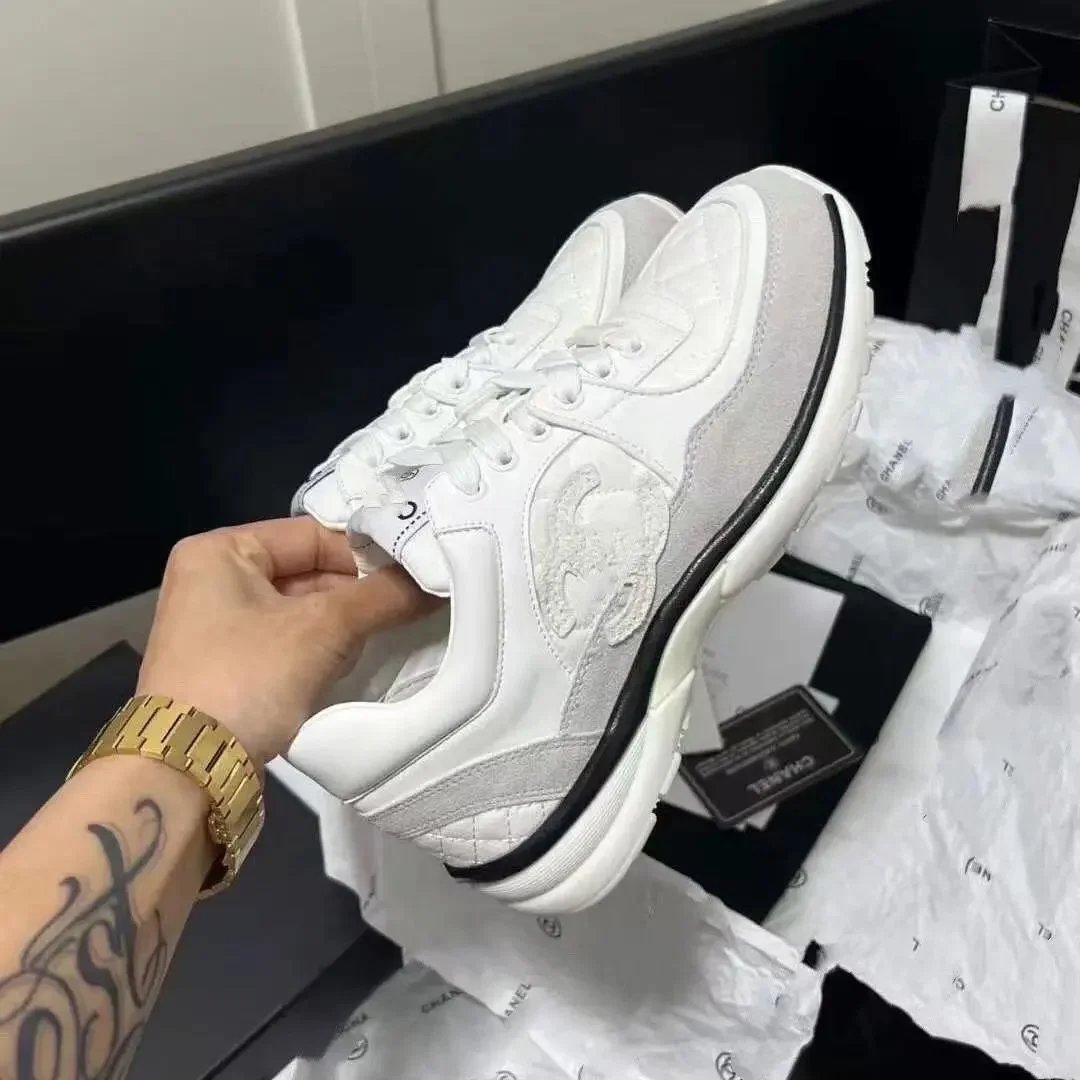 Chanel Sneakers Low-Top Logo-Appliqué Runner — 39