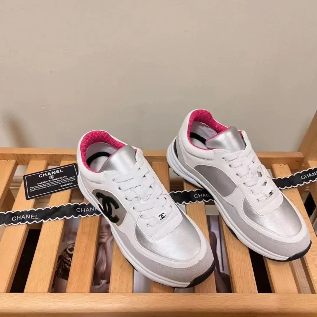 Chanel Sneakers Low-Top Logo-Appliqué Runner — 25