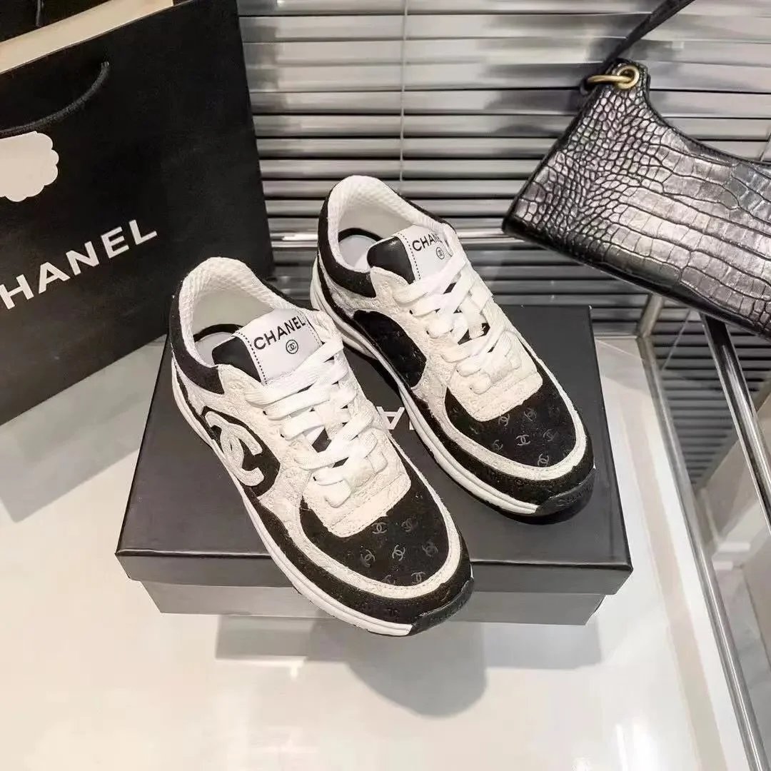 Chanel Sneakers Low-Top Logo-Appliqué Runner — 37
