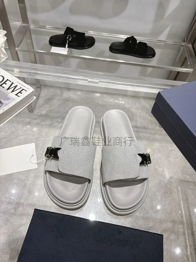 Dior Sandals Two-strap buckle slides product detail image 12