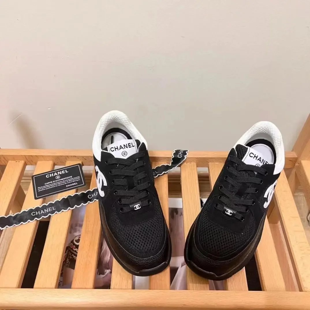 Chanel Sneakers Low-Top Logo-Appliqué Runner — 23