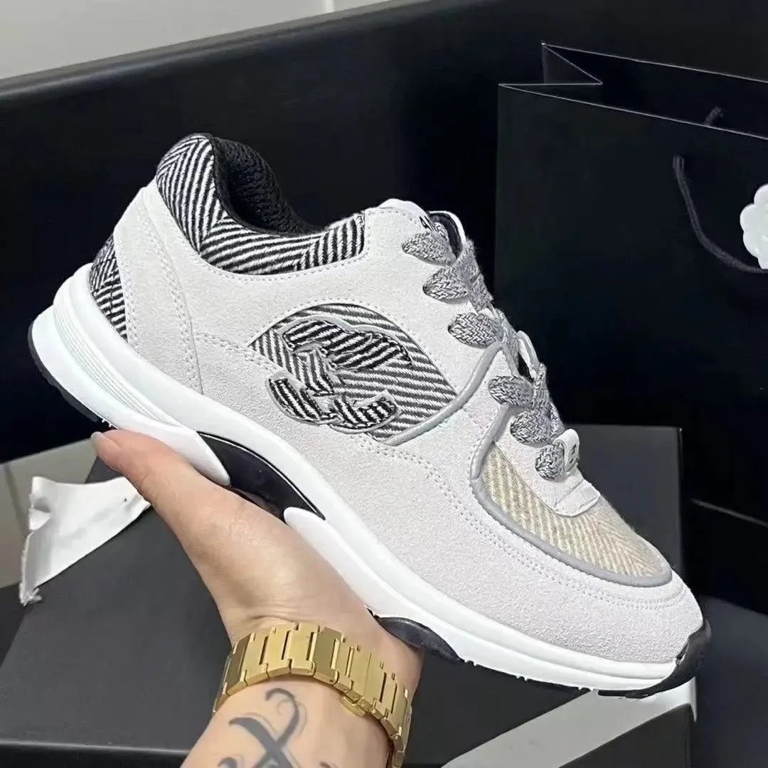 Chanel Sneakers Low-Top Logo-Appliqué Runner — 27