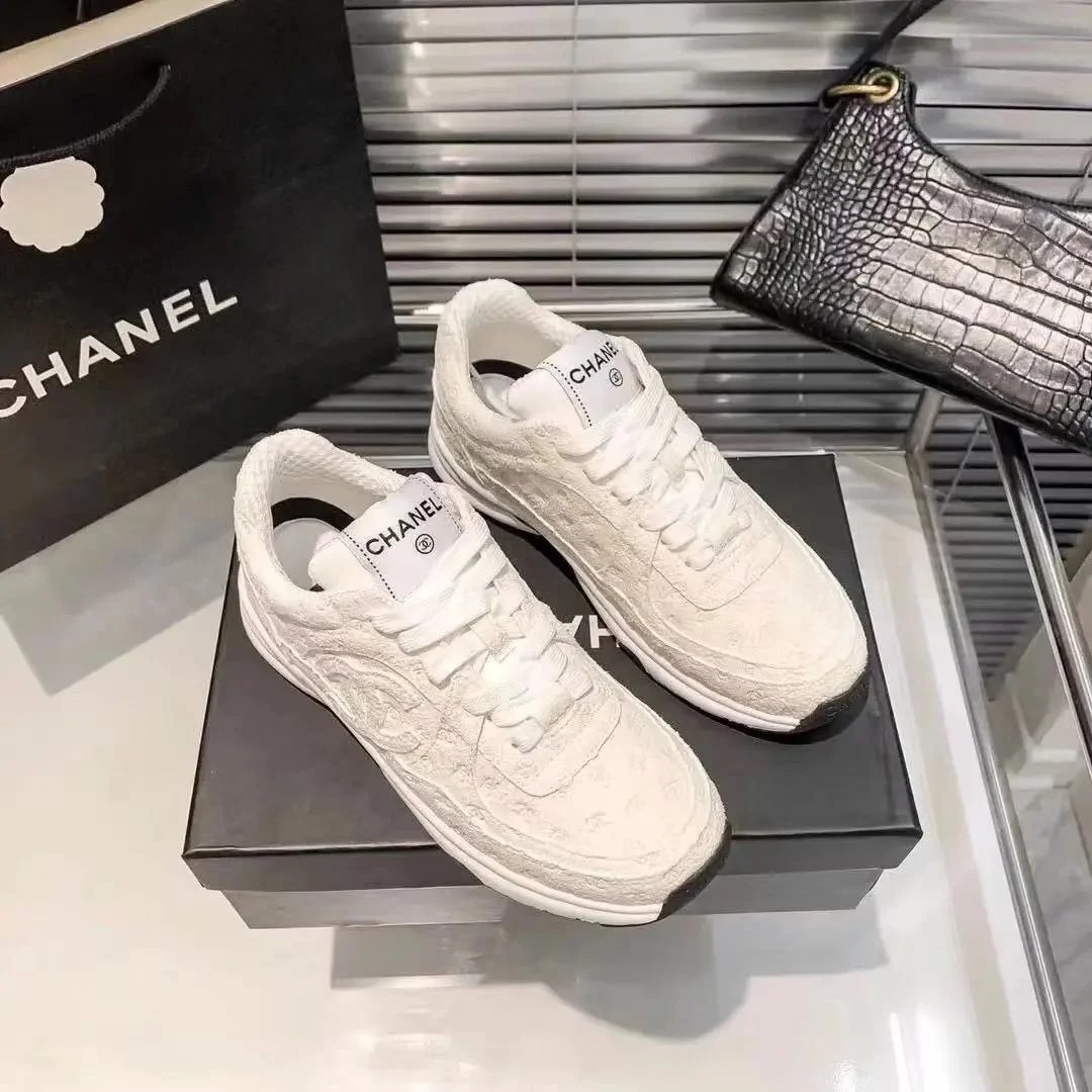 Chanel Sneakers Low-Top Logo-Appliqué Runner — 35