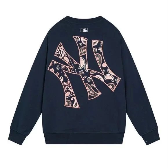 New York Yankees Hoodies & Sweatshirts Crewneck Graphic Sweatshirt — 17