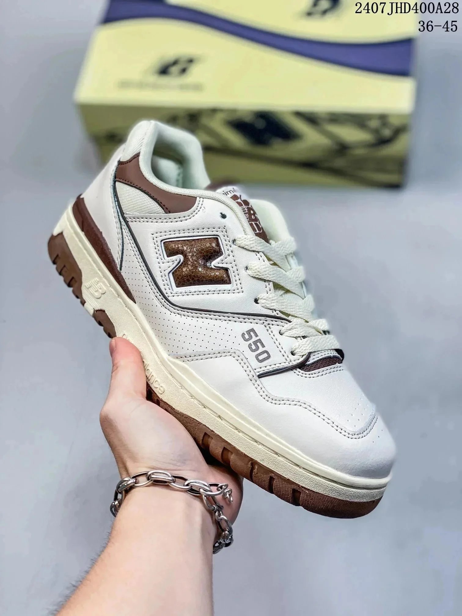 New Balance Sneakers 550 low-top lace-up image 4