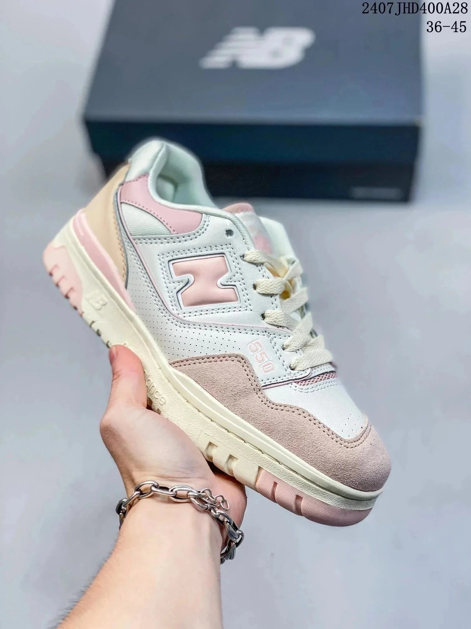 New Balance Sneakers 550 low-top lace-up image 9