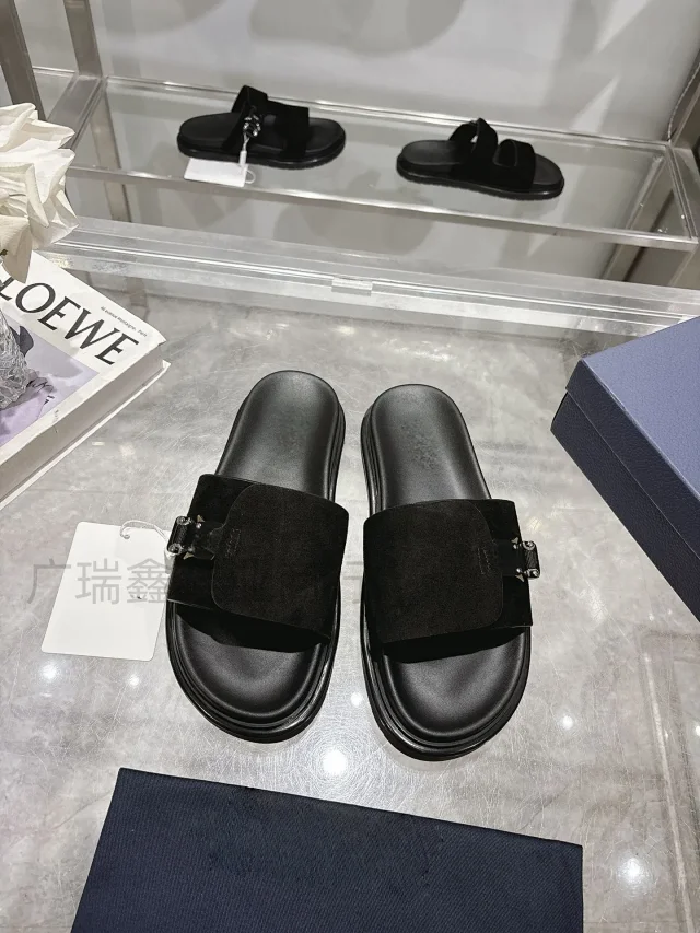 Dior Sandals Two-strap buckle slides product detail image 15