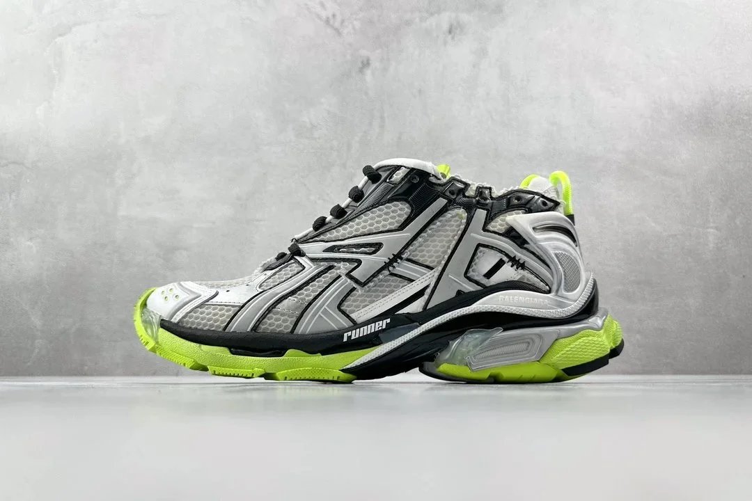 P1093 White Black Yellow