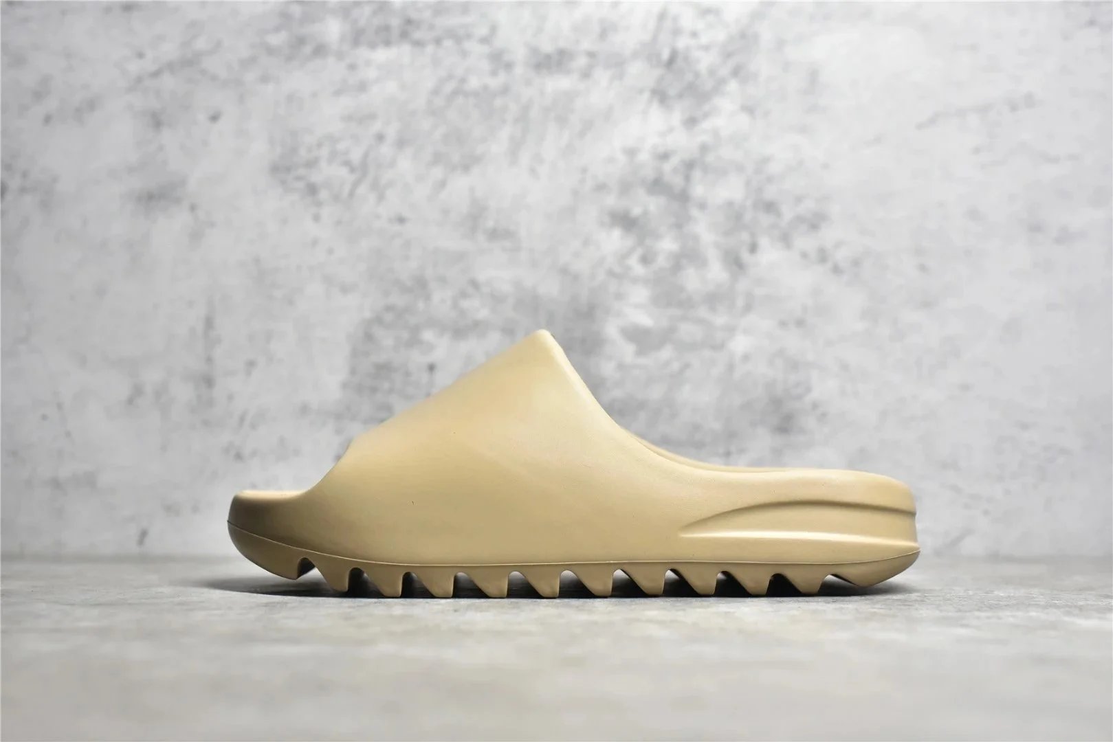 Warm Sand Yellow GZ5554