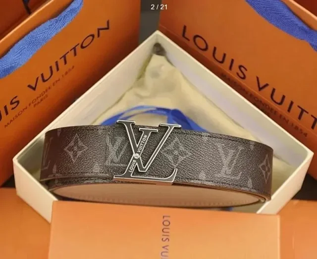 Louis Vuitton Belts LV Initial buckle belt with monogram and checkered patterns product detail image 1