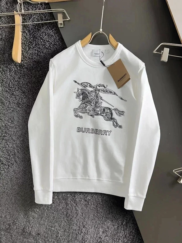 Burberry Hoodies & Sweatshirts Graphic Crewneck Sweatshirt product detail image 11
