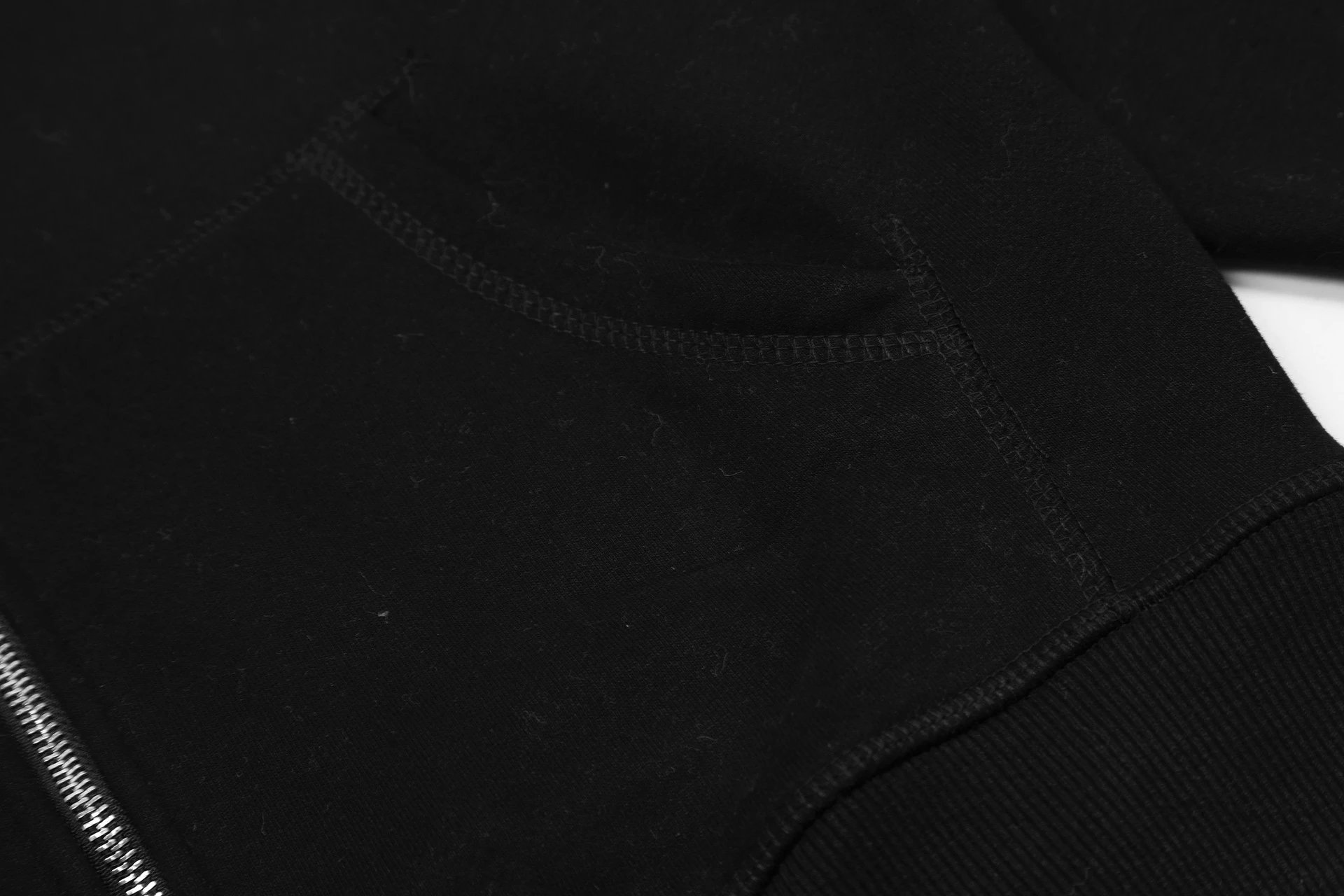Design Oval Logo Zip-Up Hoodie Black - 27