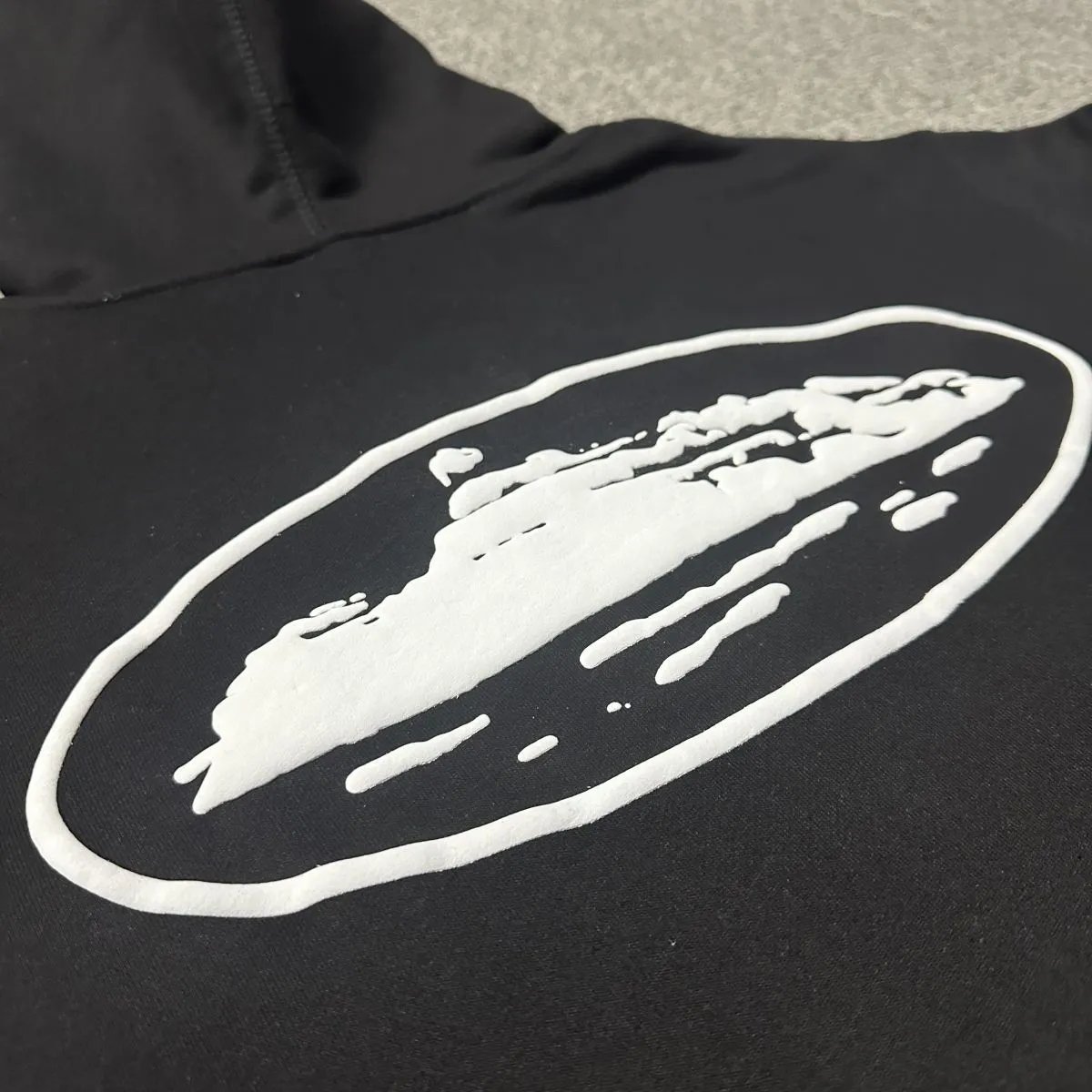 Design Oval Logo Zip-Up Hoodie Black - 25