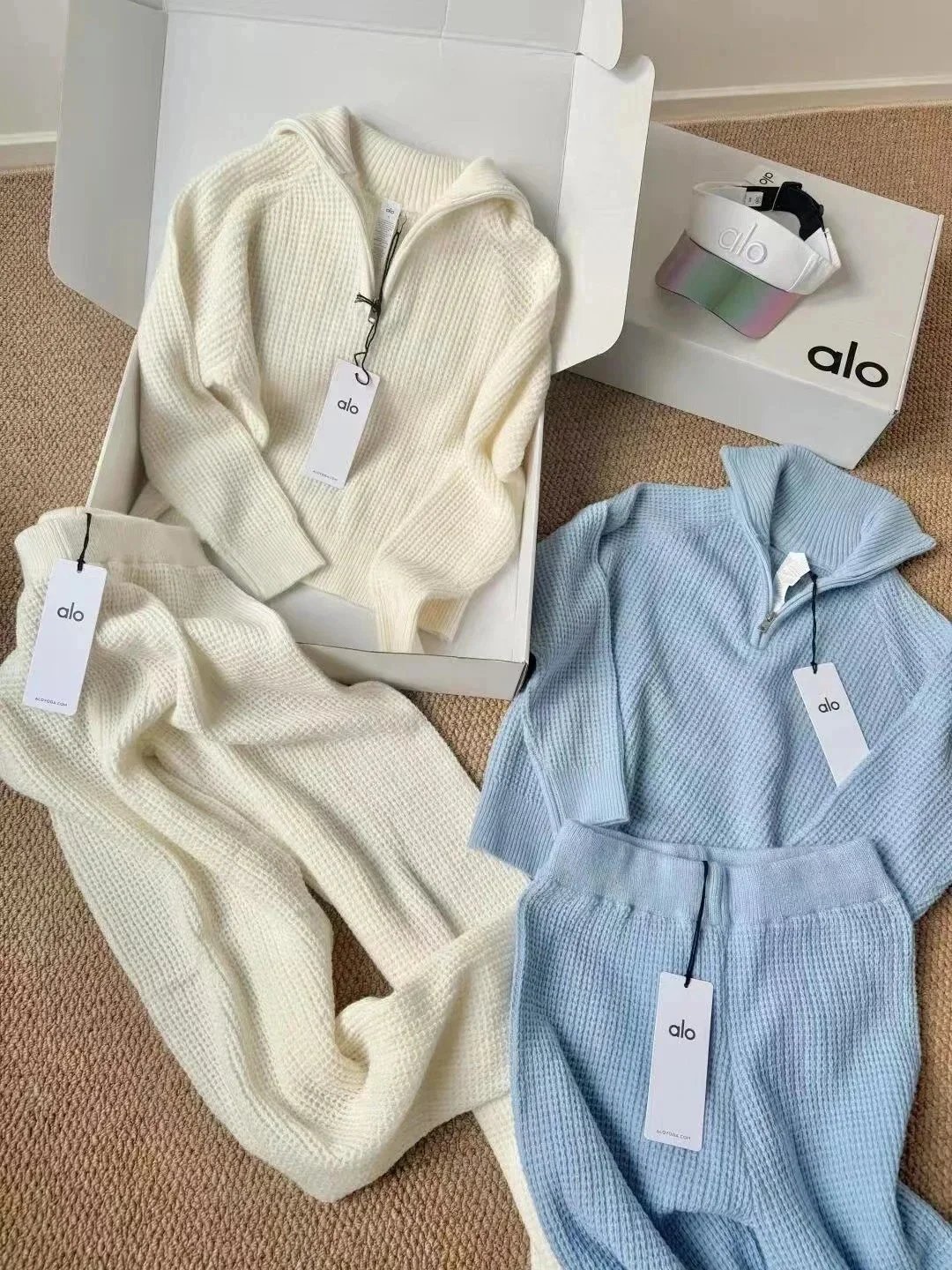 Alo Yoga Waffle Knit Lounge Set Light Blue Casual-Set - 5