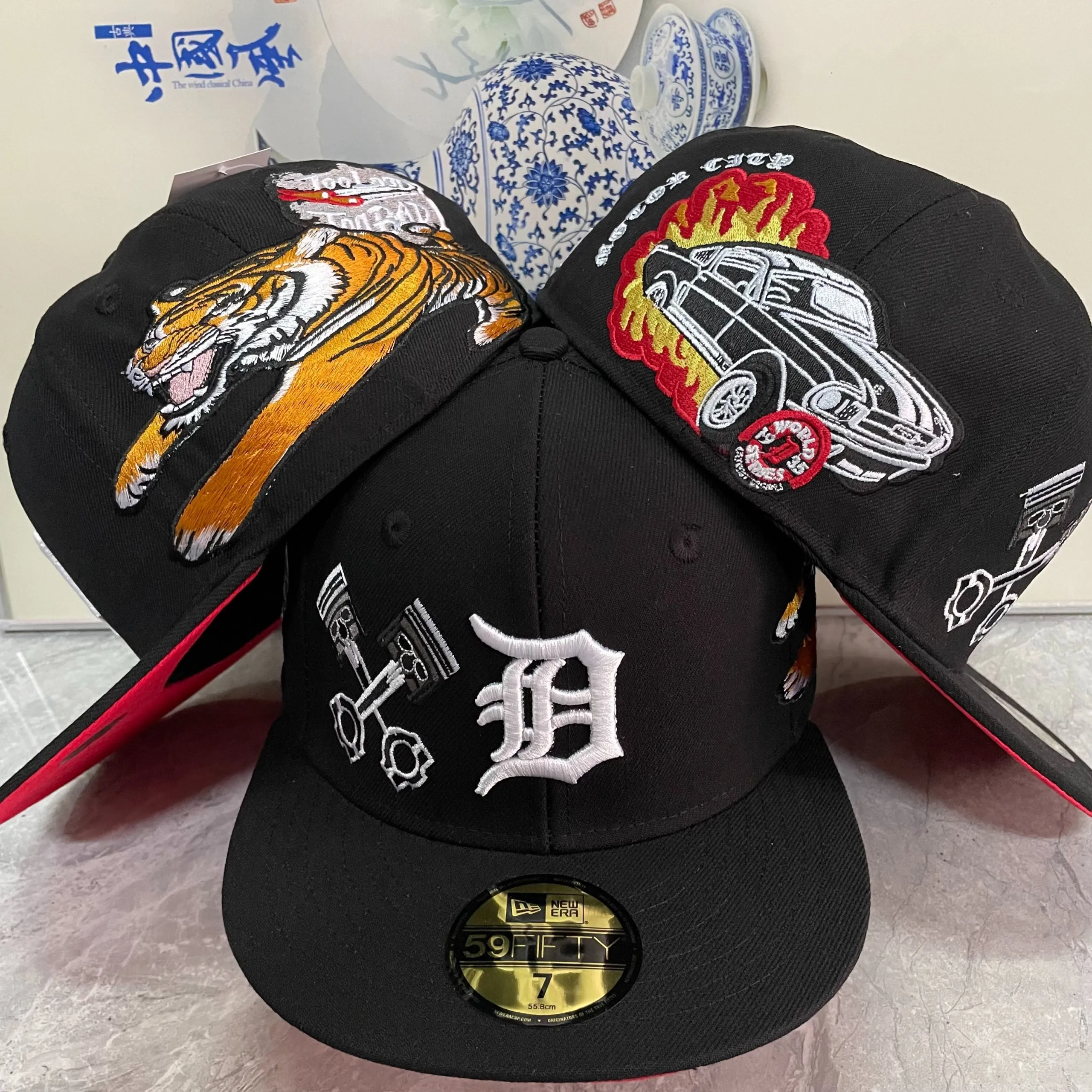 New Era Detroit Tigers Motorbike Theme 59FIFTY Flat Brim Full Coverage Hood