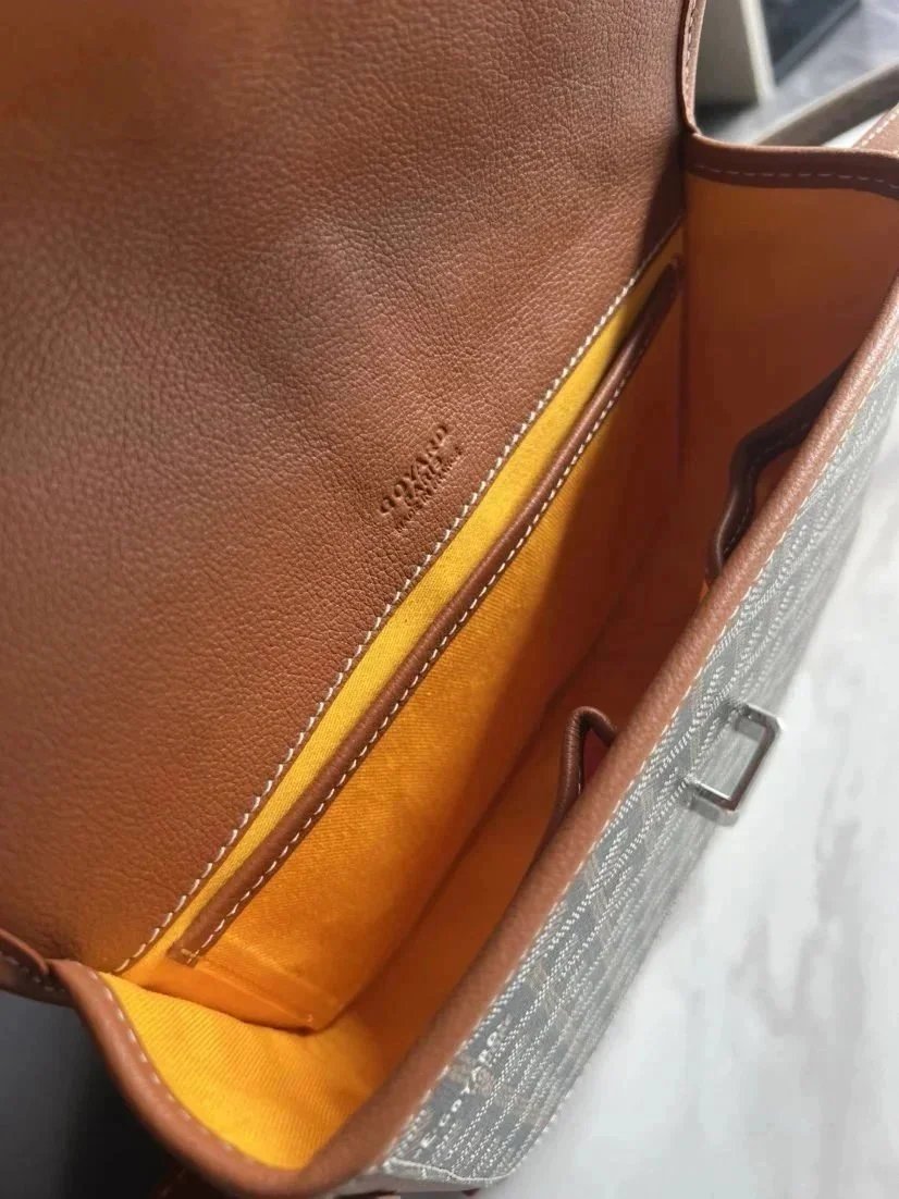 Classic small square shoulder bag 6