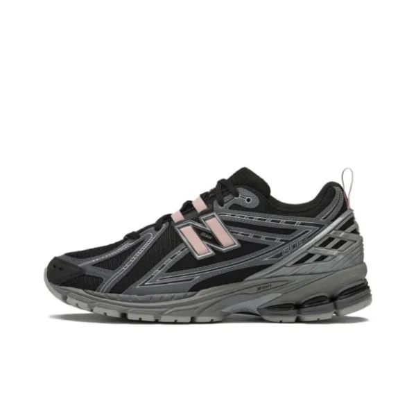 New Balance 2002R White/Black Sneakers - 11