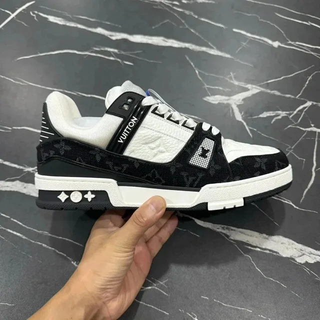 Louis Vuitton Sneakers LV Trainer product detail image 2