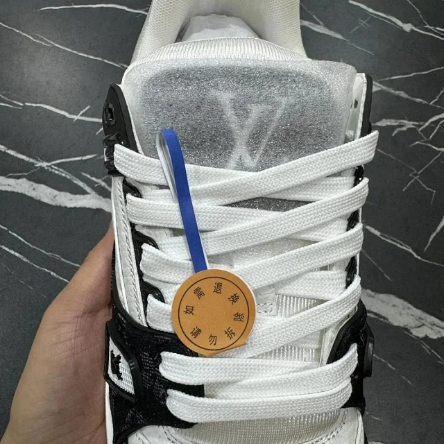 Louis Vuitton Sneakers LV Trainer product detail image 9