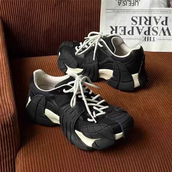 Maison Margiela Tabi Split-Toe Chunky Sneakers Black / White - 1