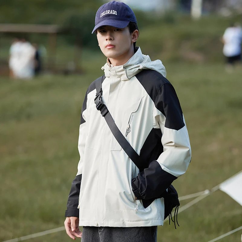 Two-Piece Outdoor Mountaineering Suit photo 2