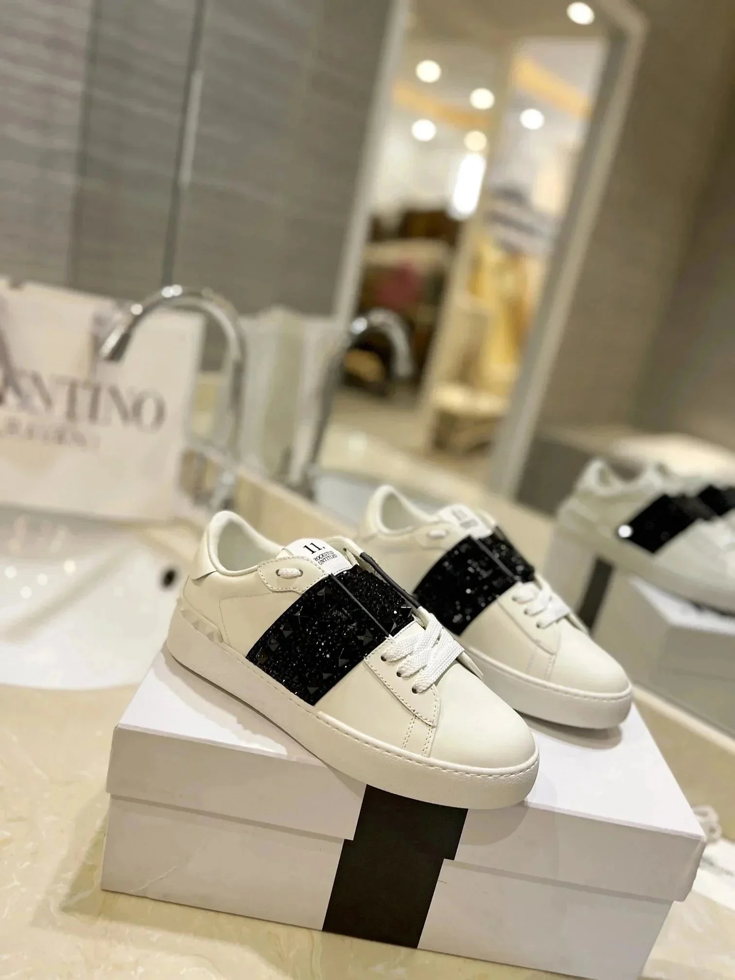 Valentino Rockstud W