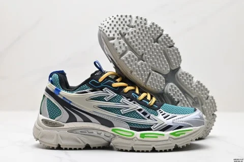 Balenciaga Triple S 