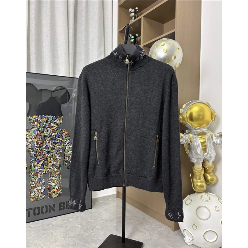 Louis Vuitton Grey W